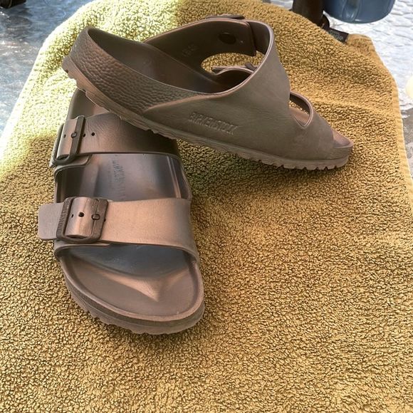 Birkenstock Shoes - Birkenstock size 40 solid gray, excellent condition.
